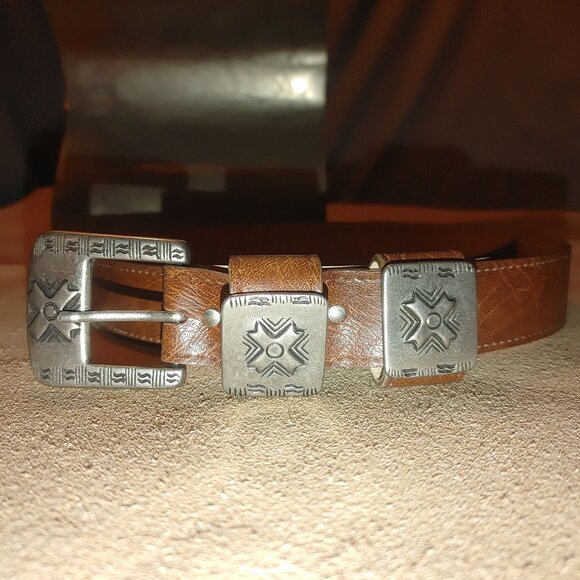 Leather Brown Belt Size 30 Conchos Intricate Silvertone Buckle Canada Vintage - Picture 1 of 6